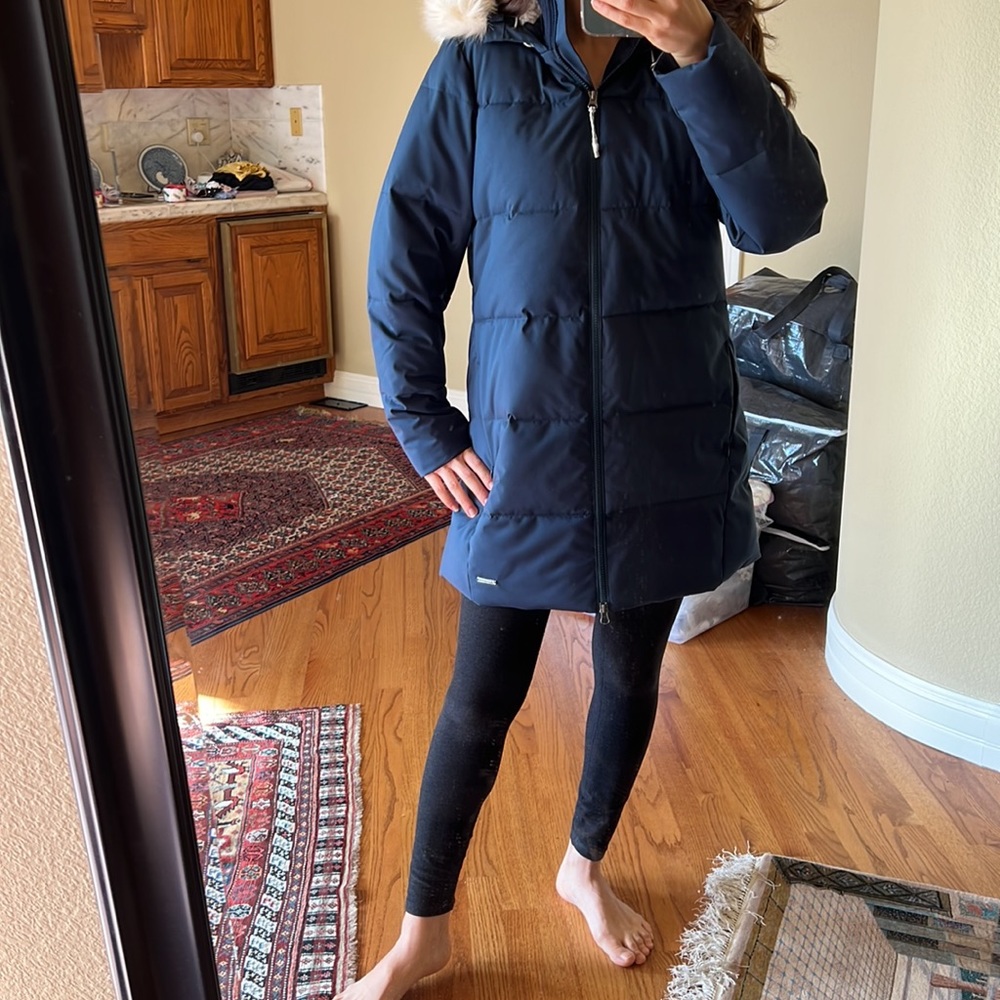Gorgeous Sweaty Betty puffer coat, beautiful blue color like new